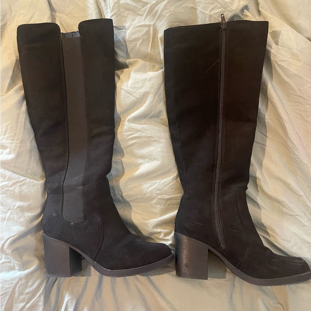 Ladies Black suede knee high heeled boots sz 9.5